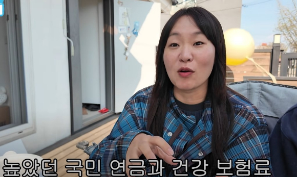 개그우먼 정주리가 임신 중에는 수입이 없는데 건강보험료 폭탄을 맞아 울었다는 경험을 전했다. [사진=밉지않은 관종언니 유튜브]