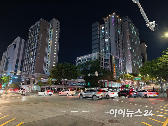 샤오미 15T 프로 후면 모습 [사진=설재윤 기자]