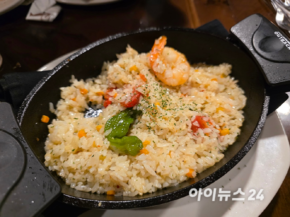 아웃백 '블랙라벨 씨즐링 에디션' 구성. [사진=구서윤 기자]