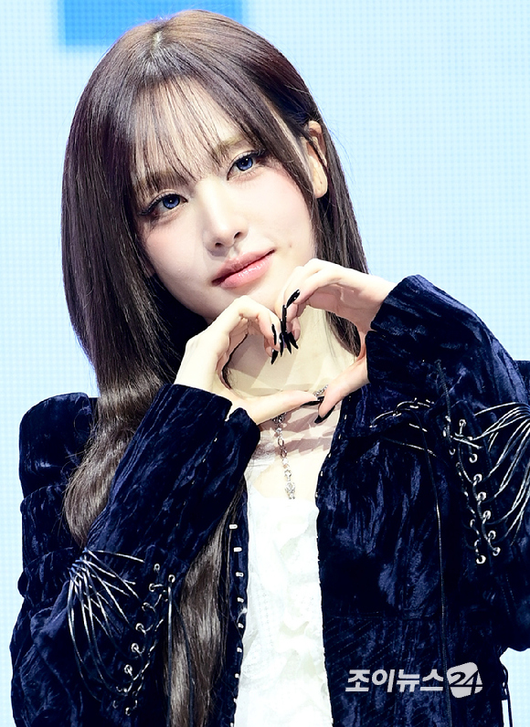 아이브 리즈가 23일 오후 서울 광진구 광장동 예스24라이브홀에서 열린 아이브(IVE) 정규 2집 '리바이브 플러스'(REVIVE+) 발매 기념 쇼케이스에 참석하고 있다. [사진=정소희 기자]