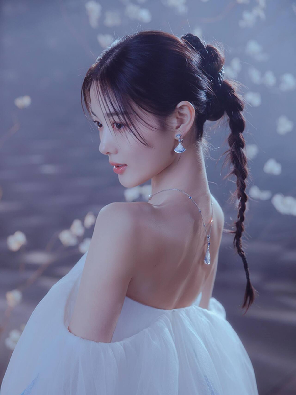 배우 김유정이 티빙 오리지널 '친애하는 X'에서 열연하고 있다. [사진=티빙]