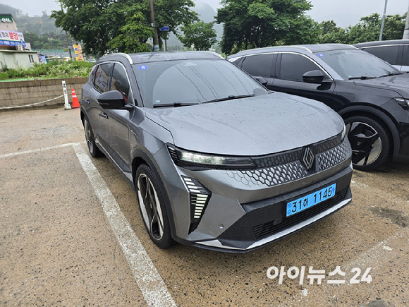 르노 '세닉 E-테크 100% 일렉트릭'. [사진=김종성 기자]