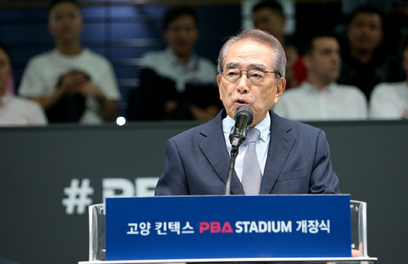 김영수 PBA(프로당구협회) 총재가 고양 킨텍스 PBA 스타디움 개장식에 참석해 축사를 전하고 있다. [사진=PBA(프로당구협회)]