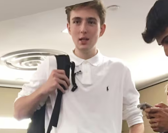 도널드 트럼프 미국 대통령의 아들인 배런 트럼프가 뉴욕대로 가는 모습. [사진=X 갈무리 ]