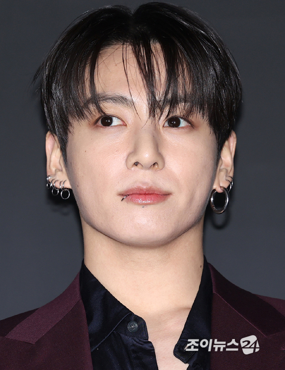 [포토] 방탄소년단(BTS) 정국, 피어싱이 도대체 몇 개야