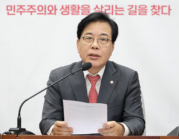  국민의힘 송언석 원내대표가 17일 서울 여의도 국회에서 열린 국정감사 대책회의에서 발언하고 있다. 2025.10.17 [사진=연합뉴스]