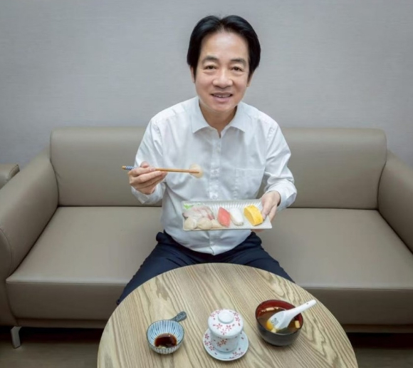 라이칭더 대만 총통이 초밥을 먹는 사진을 올렸다. [사진=라이칭더 페이스북 캡처]
