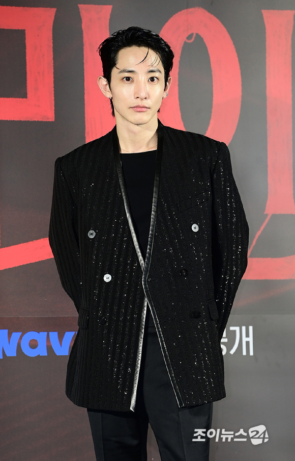 배우 이수혁이 7일 오후 서울 CGV 용산아이파크몰에서 열린 웨이브 오리지널 드라마 'S라인' 제작발표회에 참석하고 있다. [사진=정소희 기자]