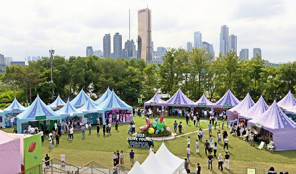 올리브영이 지난 해 5월 노들섬에서 개최한 2025 올리브영 페스타 현장 이미지. [사진=올리브영]