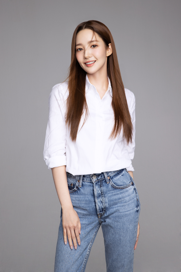 가수 겸 배우 이승기가 15일 오후 서울 마포구 상암동 스탠포드호텔에서 열린 JTBC 신규 예능 '피크타임(PEAK TIME)' 제작발표회에 참석하고 있다. [사진=정소희 기자]