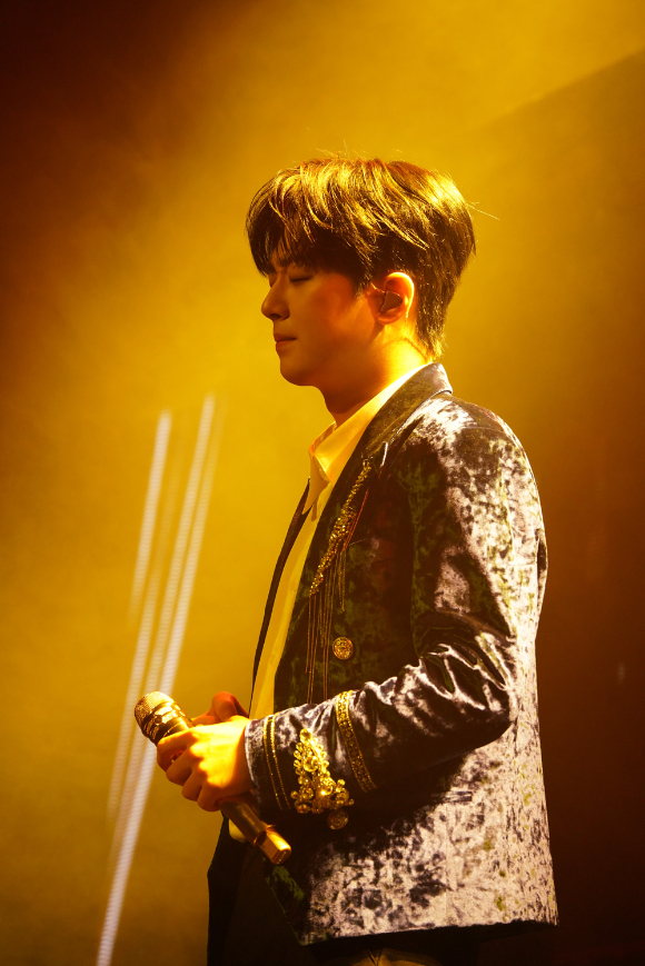 '이찬원 콘서트 찬가: 디어 마이 찬스' [사진=CGV ICECON]