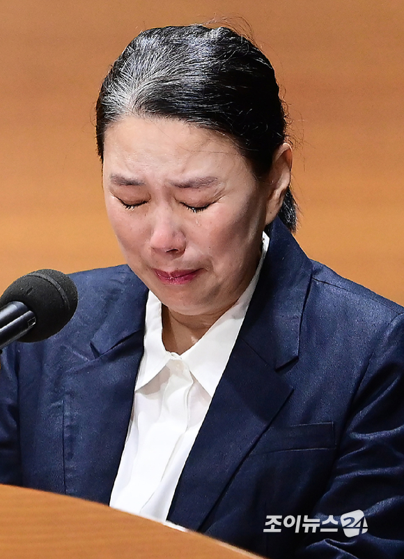 [포토] 故 오요안나 어머니, MBC 공식 사과에 눈물