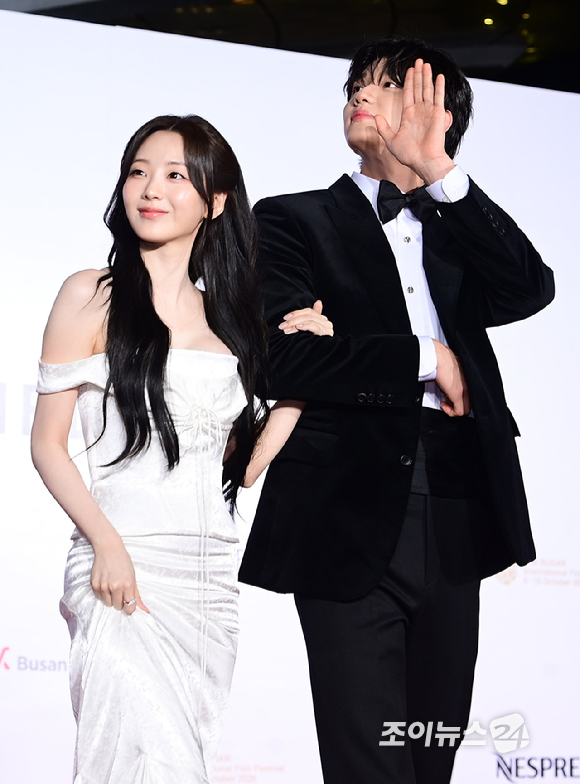 '최종면접' 배우 조이현이 6일 부산 해운대구 영화의전당에서 열린 제31회 부산국제영화제 개막식 레드카펫 행사에 참석하고 있다. [사진=정소희 기자]