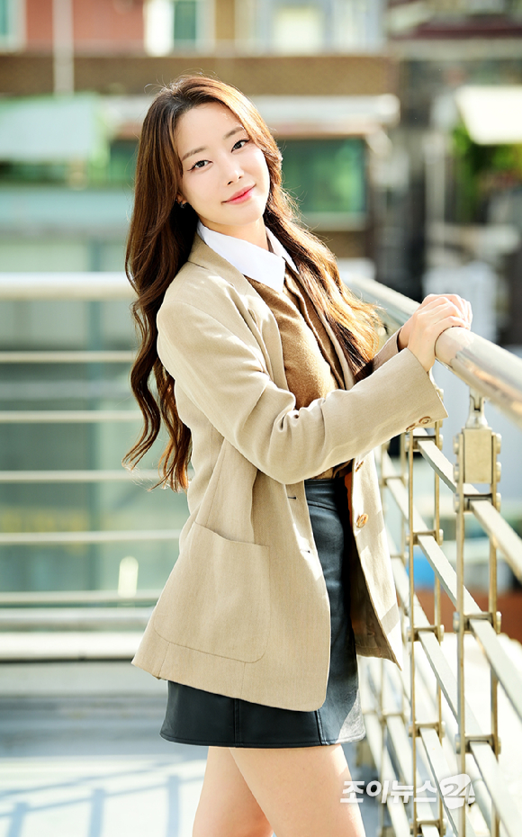  가수 고우리가 서울 중구 중림동 조이뉴스24에서 진행된 인터뷰에 앞서 포즈를 취하고 있다. [사진=정소희 기자]