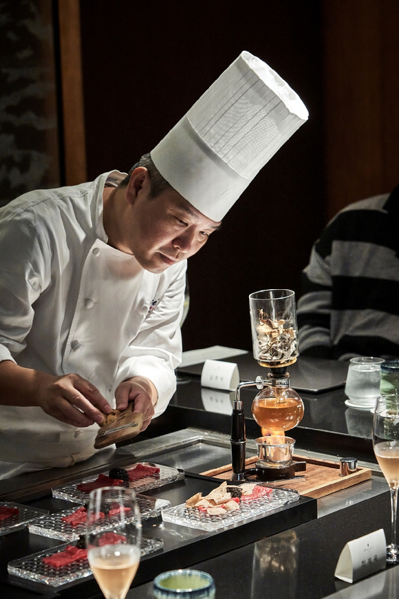 JW 메리어트 호텔 서울 타마유라는 일본 외식 최대 기업 우카이와 체험형 갈라를 선보인다. [사진=JW 메리어트 호텔 서울]