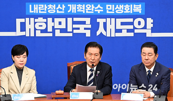 정청래 더불어민주당 대표가 27일 서울 여의도 국회에서 열린 최고위원회의에서 발언하고 있다. [사진=곽영래 기자]