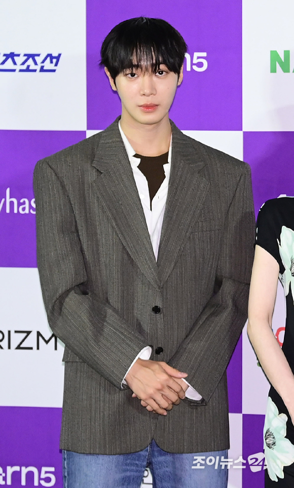 [포토] 추영우, 태평양 어깨로 문짝남 매력 발산