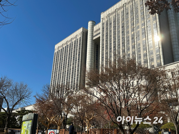 서울중앙지방법원이 위믹스 거래지원 종료와 관련해 위메이드가 제기한 가처분 신청을 기각했다. [사진=박예진 기자]