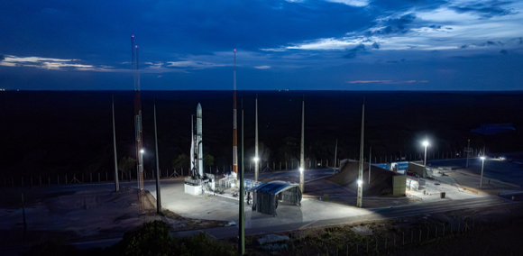 국내 민간 첫 로켓인 '한빛-나노'가 오는 23일 새벽 발사한다. 연기에 연기를 거듭한 상황이어서 이날 발사가 성공할지 눈길을 끈다. [사진=이노스페이스]