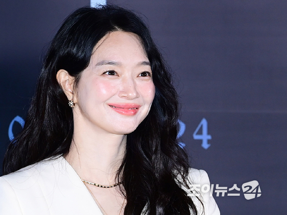 배우 신민아가 15일 서울 용산 CGV 아이파크몰에서 열린 영화 '눈동자'(감독 염지호) 언론시사회에 참석하고 있다. [사진=정소희 기자]