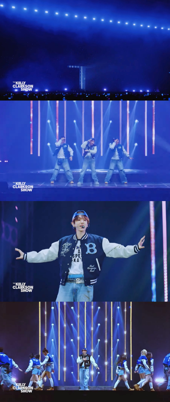 백현이 미국 NBC 인기 토크쇼 &lsquo;The Kelly Clarkson Show(켈리 클락슨 쇼)'에 출연해 무대를 선보이고 있다. [사진= &lsquo;켈리 클락슨 쇼&rsquo; 유튜브 화면 캡처]