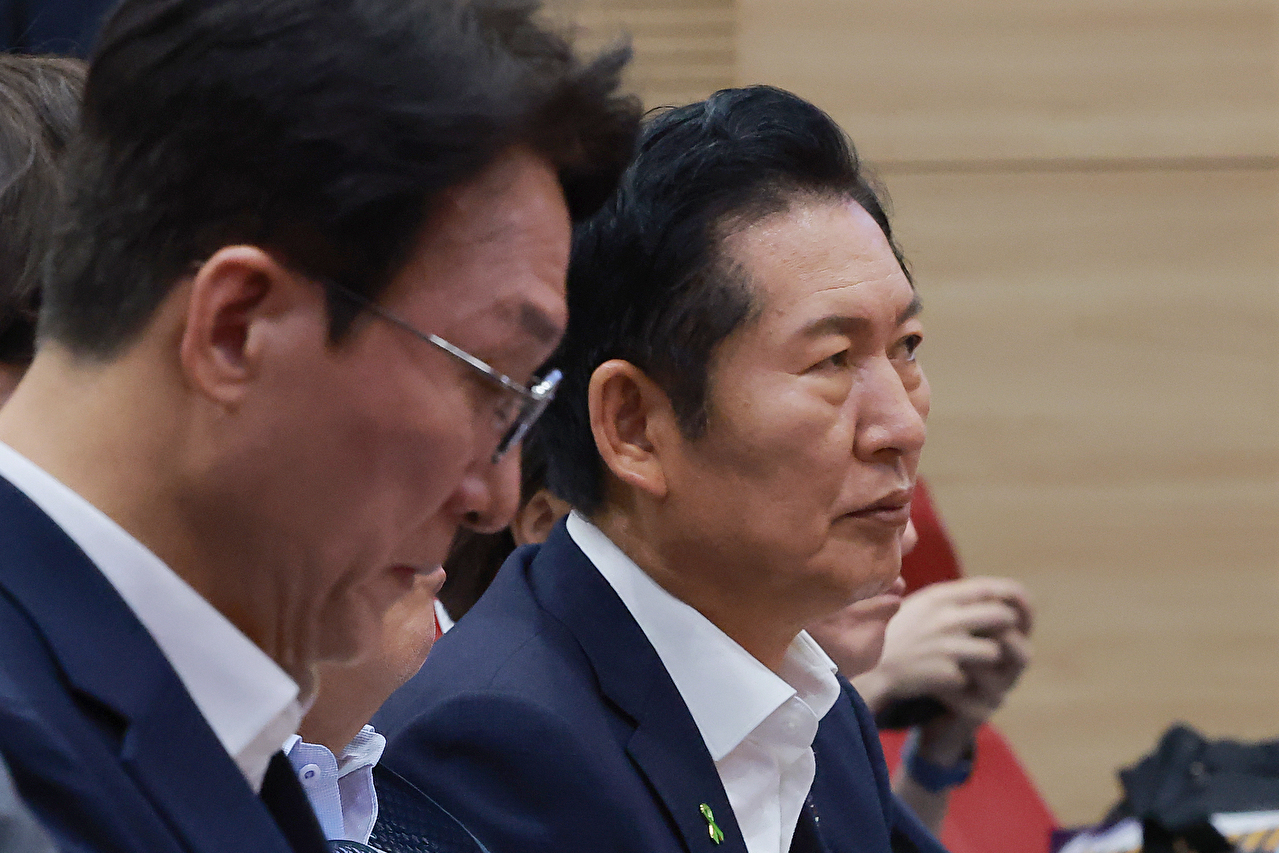 김민석 더불어민주당 당대표가 12일 서울 여의도 국회에서 열린 최고위원회의에서 생각에 잠겨 있다. [사진=곽영래 기자]