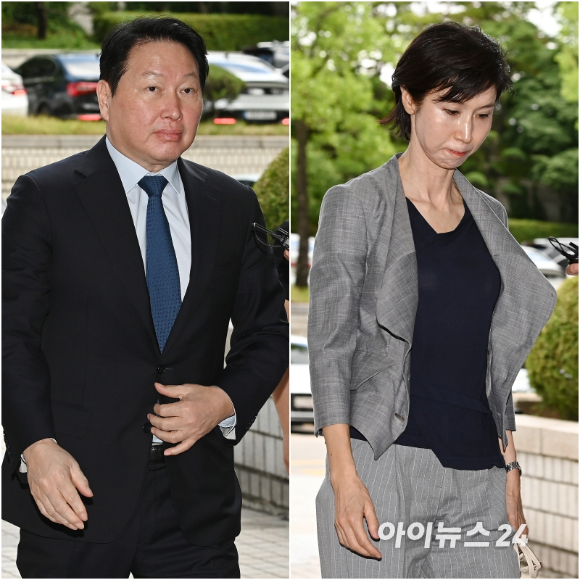 최태원 SK그룹 회장(왼쪽)과 노소영 아트센터 나비 관장이 26일 서울 서초구 서울고등법원에서 열린 재산 분할 파기환송심 2차 변론기일에 출석하고 있다. [사진=아이뉴스24 포토DB]