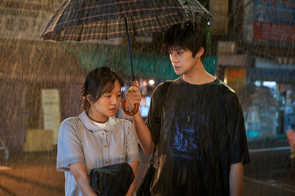 배우 문상민이 넷플릭스 영화 '파반느'에서 열연하고 있다. [사진=넷플릭스]