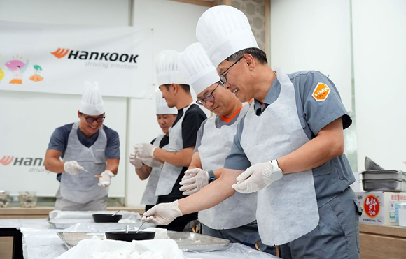 한국타이어, 추석맞이 ‘情 담은 송편 나눔’ 봉사활동 진행 [사진=한국타이어]