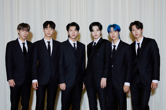 그룹 인피니트가 31일 서울 서초구 더리버사이드호텔에서 열린 미니 7집 '비긴' 발매 기념 기자간담회에서 포즈를 취하고 있다. [사진=인피니트컴퍼니]