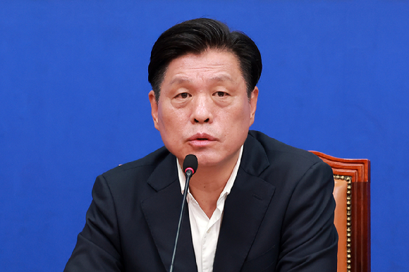 더불어민주당 조승래 사무총장이 14일 국회에서 전당대회 준비 상황 등 현안과 관련해 기자 간담회를 하고 있다. 2026.6.14 [사진=연합뉴스]