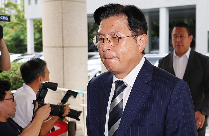 자유와혁신 황교안 대표가 지난 9월 15일 서울 양천구 서울남부지방법원에서 열린 '국회 패스트트랙(신속처리안건) 충돌 사건' 1심 결심 공판에 출석하고 있다. 2025.9.15 [사진=연합뉴스]