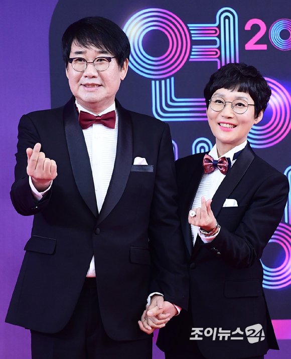 '2018 KBS 연예대상' 레드카펫 행사에 참석한 최양락 팽현숙 부부