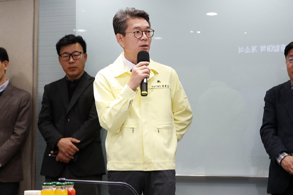 정원오 성동구청장이 11월 24일 '겨울철 재난안전대책본부 개소식'에서 발언하고 있다. [사진=성동구]