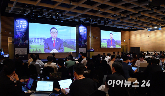 고동진 국민의힘 의원이 26일 서울 영등포구 여의도동 FKI타워 그랜드볼룸에서 열린 '대한민국 클라우드·SaaS 포럼 2024(KCSF2024)'에서 영상 축사를 하고 있다. [사진=곽영래 기자]