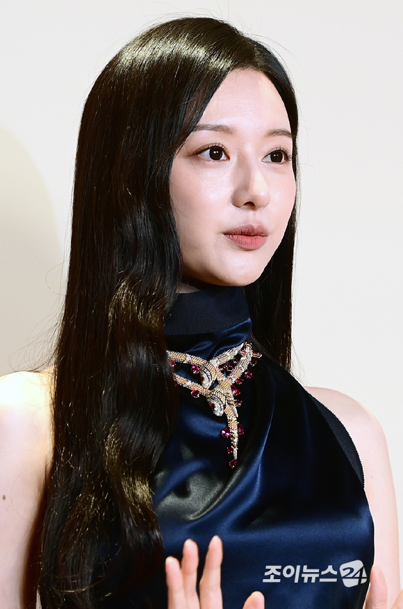 김지원, 정서경 작가 만날까 &quot;&apos;형사 박미옥&apos;, 검토 중인 작품 중 하나&quot;(공식)