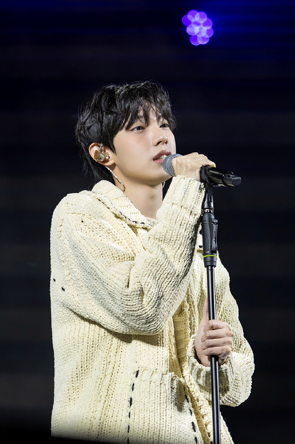 최립우가 2025 Chuei Li Yu Fan Meeting 'Drawing Yu'(2025 최립우 팬미팅 '드로잉 우')를 개최하고 팬들과 만나고 있다. [사진=FNC엔터테인먼트]