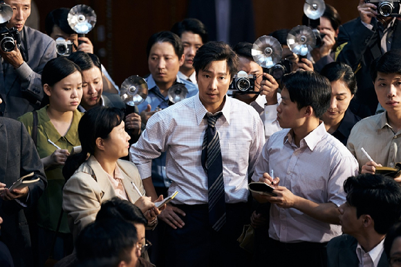 배우 유해진, 박해일, 이민호가 영화 '암살자(들)'에서 열연하고 있다. [사진=하이브미디어코프]