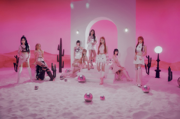 유니스 단체 이미지. [사진=F&F엔터테인먼트]