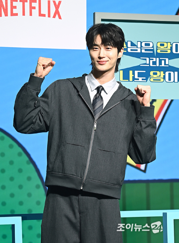 배우 변우석이 19일 오전 서울 종로구 JW 메리어트 동대문 스퀘어 서울에서 열린 넷플릭스 '유재석 캠프' 제작발표회에서 포즈를 취하고 있다. [사진=곽영래 기자]