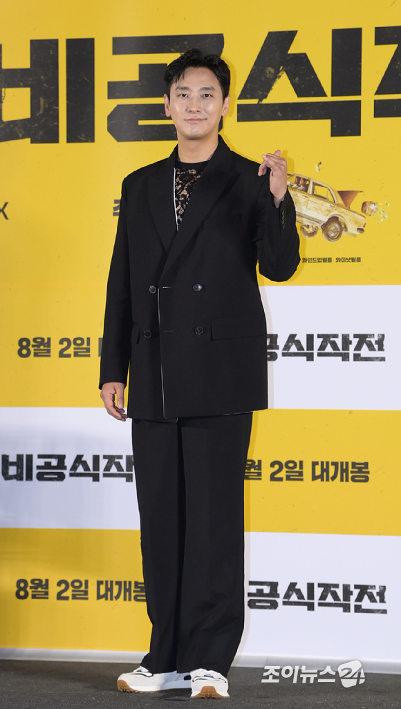 배우 주지훈이 4일 오전 서울 용산구 CGV 용산아이파크몰에서 열린 영화 '비공식작전' (감독 김성훈) 제작보고회에 참석하고 있다. [사진=정소희 기자]