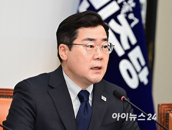 박찬대 더불어민주당 원내대표가 지난 17일 오전 서울 여의도 국회에서 열린 최고위원회의에서 발언하고 있다. [사진=곽영래 기자]