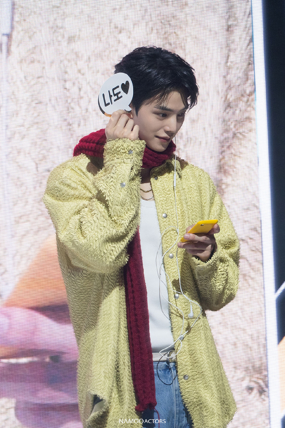 배우 송강이 연세대학교 백주년기념관 콘서트홀에서 '2025 SONG KANG FANMEETING 'ROUND 2' IN SEOUL'(2025 송강 팬미팅 '라운드 2' 인 서울, 이하 '라운드 2')에서 팬들을 만나고 있다. [사진=나무엑터스]