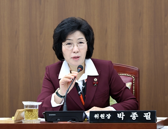 [인터뷰] 박종필 대구시의회 경제환경위원장, "먹고사는 문제부터 숨 ... - 뉴스 썸네일 이미지