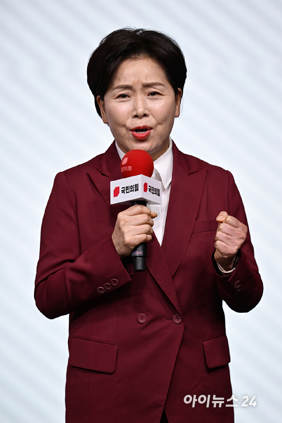 양향자 국민의힘 경선 후보가 18일 오후 서울 강서구 ASSA아트홀에서 열린 국민의힘 '제21대 대통령후보자 1차 경선 비전대회'에서 비전을 발표하고 있다. [사진=국회사진취재단]