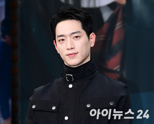 배우 서강준(본명 이승환&middot;32)이 서울 성동구 성수동의 고급 주상복합 '트리마제' 대형 타입을 매도해 24억원이 넘는 시세차익을 거둔 것으로 파악됐다. [사진=서강준 인스타그램]