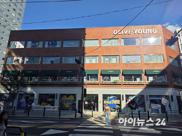 서울 성동구 성수동에 위치한 CJ올리브영 체험형 뷰티공간 '올리브영 뷰티 맨션 성수'. [사진=구서윤 기자]