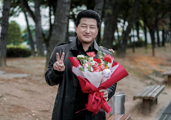 '김부장' 박진우, 소지섭에 양복 선물한 세탁소 임씨⋯"끝 아닌 시작"