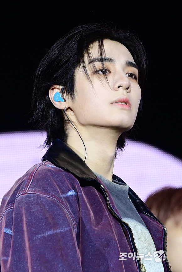 [포토] 보넥도 이한, 무대 꽉 채우는 잘생김