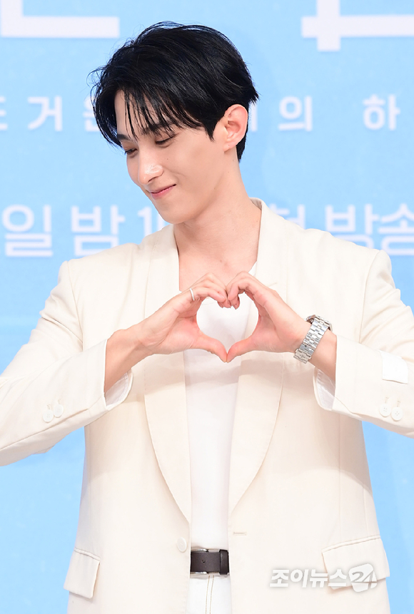 세븐틴 도겸이 31일 오후 서울 양천구 목동 SBS에서 열린 SBS 새 예능프로그램 '내 남은 연애' 제작발표회에 참석하고 있다. [사진=정소희 기자]
